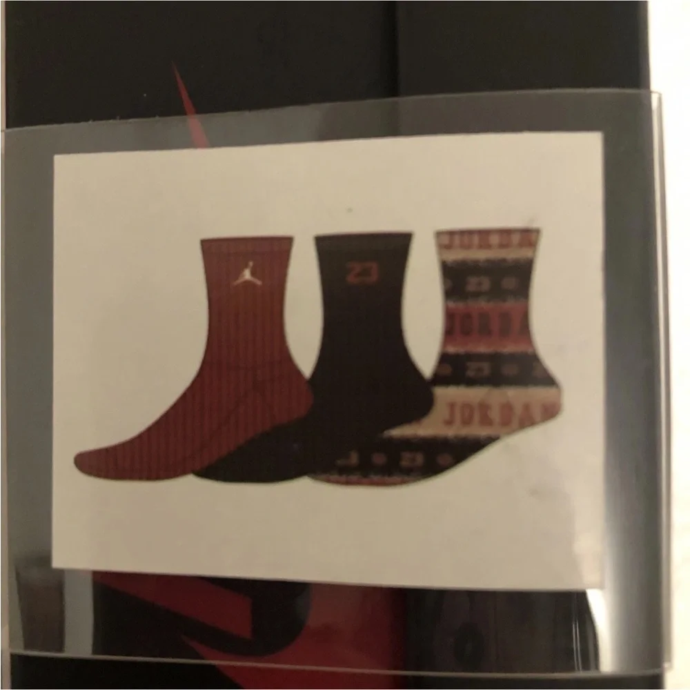 New Nike Air Jordan Boys 3-pack size XS Yth 10C-3Y Holiday Crew Socks Red Black